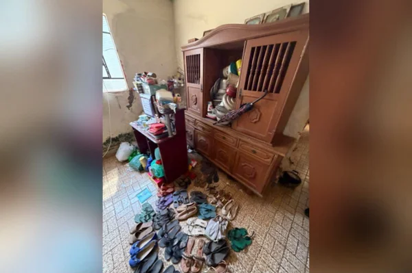 Polícia resgata mulher em isolamento há 18 anos por bullying na adolescência