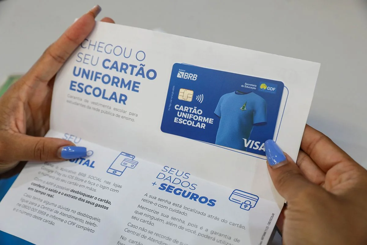 Cartão Uniforme Escolar: prazo para retirar benefício acaba nesta terça-feira (30/6) no DF