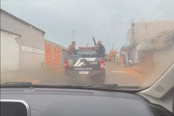 Tentativa de latrocínio: PCGO prende dupla de suspeitos e procura mais dois. Vídeo