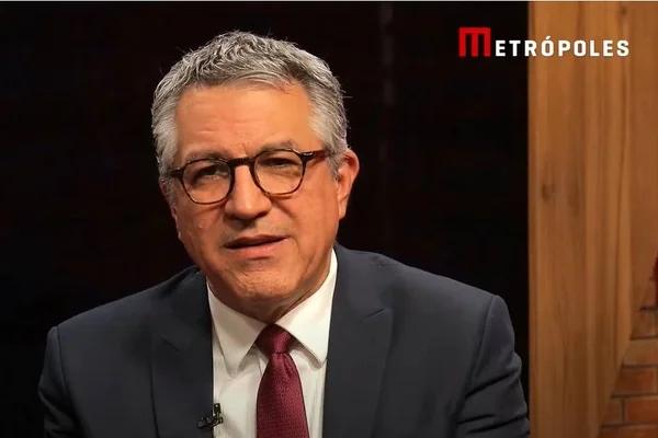 Foto colorida do ministro Alexandre Padilha - Metrópoles
