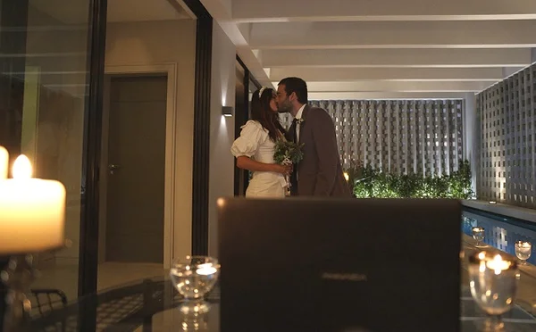 Betina e Sandro se casam em Amor de Mãe