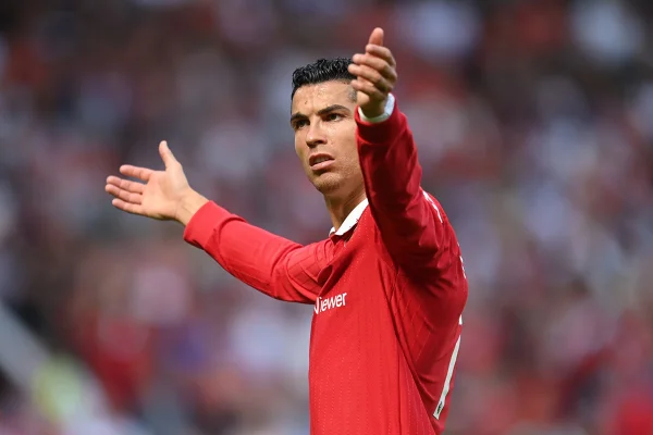 Jogadores do Manchester United pedem demissão do CR7, diz jornal