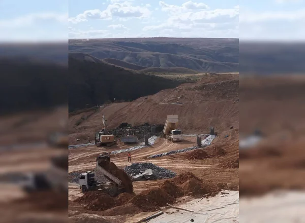 Cerca de 20% do lixo que desabou em aterro no Entorno foi retirado