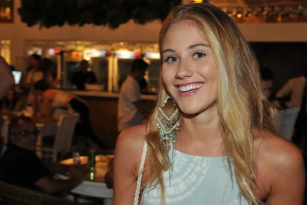 Café de La Musique em Jurerê Internacional ferve na abertura do verão