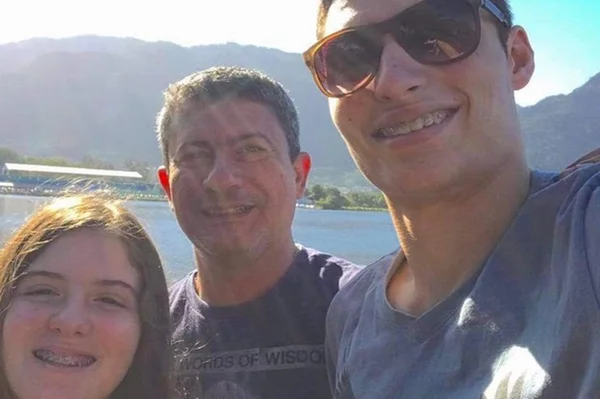 Filha de Tom Veiga, que fez aniversário quando pai morreu, desabafa na web