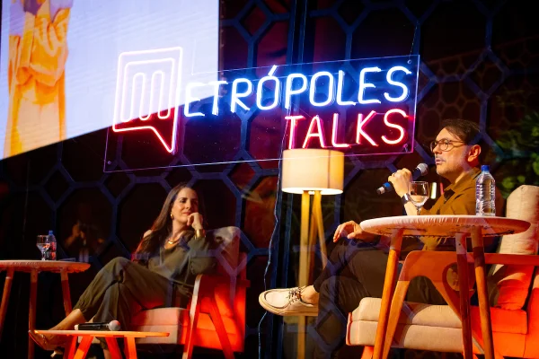 Rossandro Klinjey e Daniela Migliari abrilhantam o Metrópoles Talks