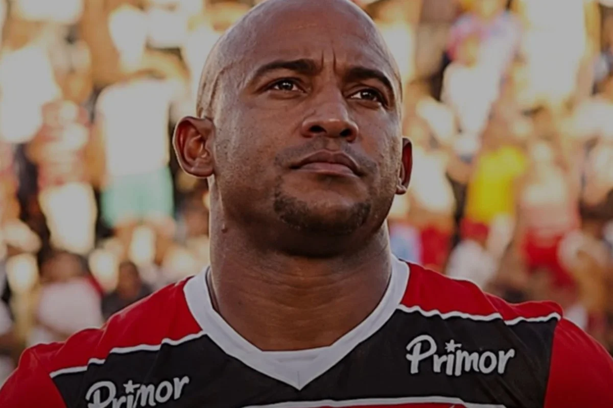 Ivan Fiel da Silva, o Brasão, teve passagens por diversos clubes nacionais e internacionais Ivan Fiel da Silva, o Brasão, teve passagens por diversos clubes nacionais e internacionais