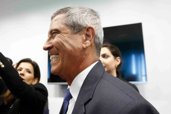 General Braga Netto sorri durante coletiva em brasília - metrópoles