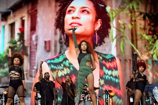 Rock in Rio: Lellê e Blaya abrem festival com homenagem à Marielle