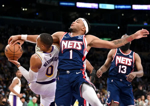 Nets vencem o Lakers