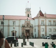 Maiara mostra detalhes de Coimbra