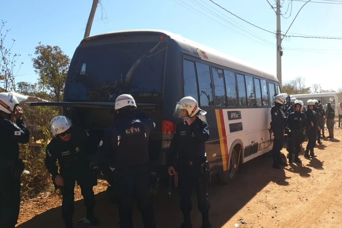 DF Legal realiza, nesta segunda (20/7), operação contra avanço de grilagem de terras no Parque Nacional DF Legal realiza, nesta segunda (20/7), operação contra avanço de grilagem de terras no Parque Nacional