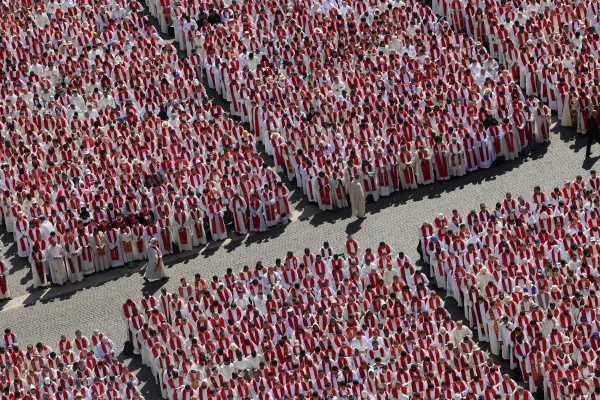 O mundo se despede do papa Francisco na Basílica de São Pedro, no Vaticano em Roma - Metrópoles 4