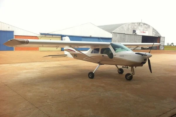 Equipe de resgate tenta chegar a destroços de aeronave desaparecida