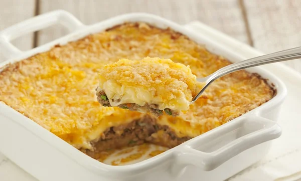 Aprenda a fazer um escondidinho de carne moída com cenoura