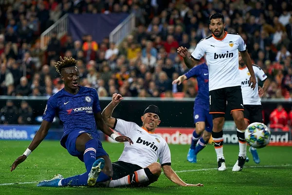 Valencia e Chelsea empatam jogo emocionante na Liga dos Campeões