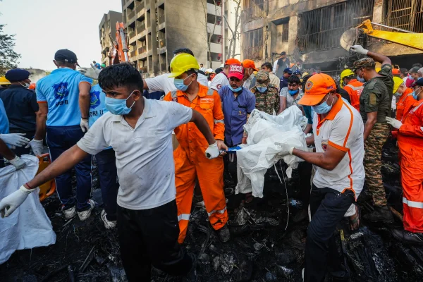 Queda de aviao deixa ao menos 294 mortos na India - METROPOLES