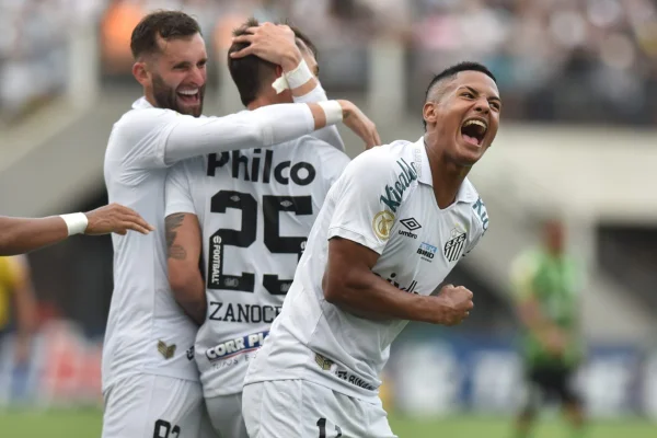 Santos bate o América-MG em casa e assume liderança do Brasileirão