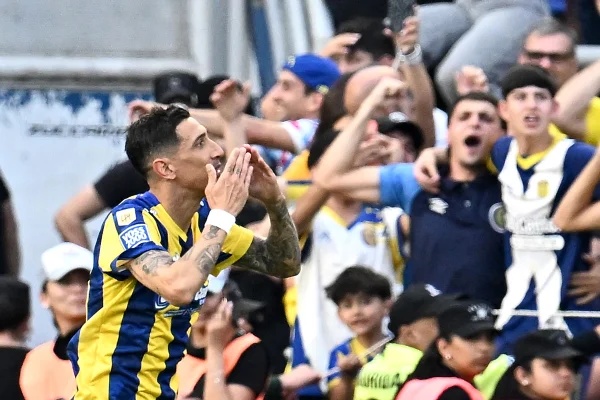 Di María faz gol olímpico em clássico pelo Campeonato Argentino; veja