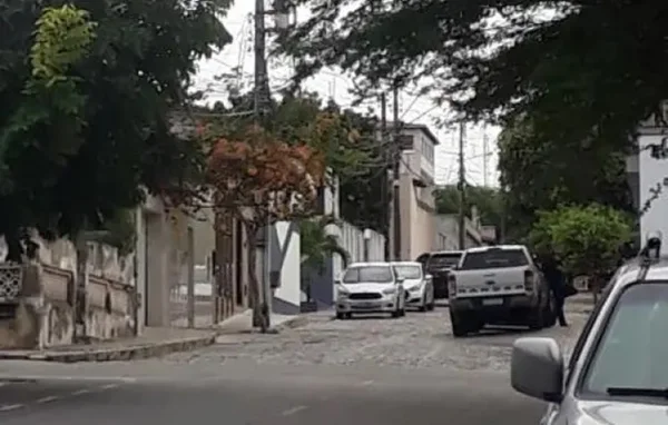 Foto de rua da casa do advogado que foi preso pela Polícia Civil em Valente (BA) - Metrópoles
