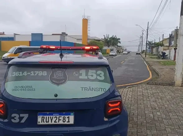 motorista é amarrado e tem carro roubado