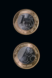 Anverso (frente) e reverso da moeda comemorativa dos 60 anos do Banco Central