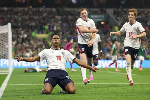 Em um jogão, Inglaterra vence o México por 3 x 2 e vai às quartas