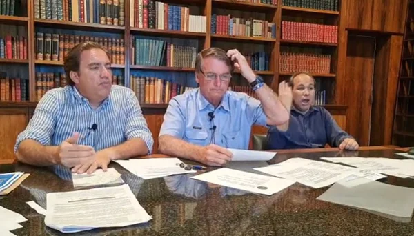 Bolsonaro detona jantar de Lula: “Cardápio foi ministérios fatiados”