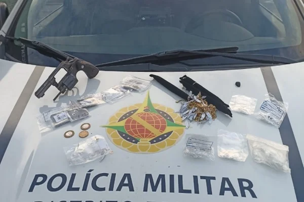 Dupla é detida por roubar joalheria no DF. Itens roubados valiam R$ 100 mil