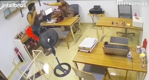Cliente atira em advogada no RJ após discussão por procuração; vídeo