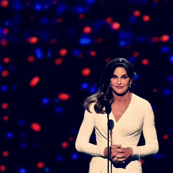Caitlyn Jenner troca legalmente de nome e sexo
