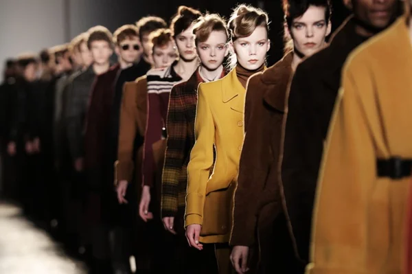 Sob nova direção, Bottega Veneta ficará de fora do Milão Fashion Week