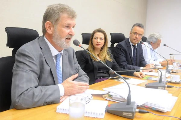 CPI do Transporte ouve ex-secretário e continua sem entender valor pago pelo GDF a empresas de ônibus