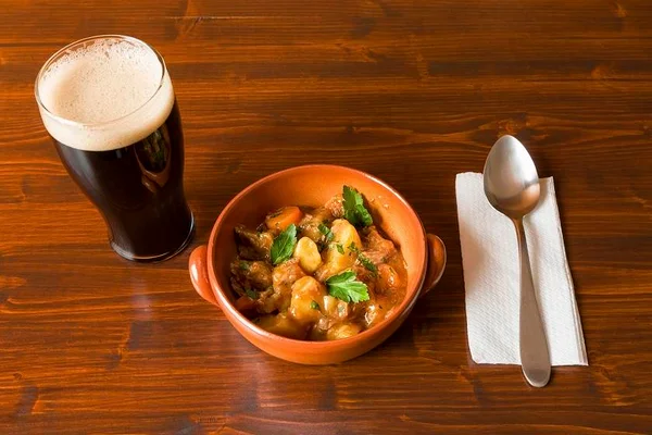 Cervejas harmonizam com muito mais que comidinhas de boteco