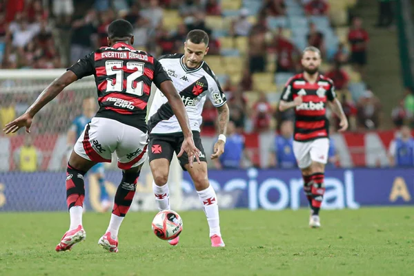 Imagem colorida de Vasco x Flamengo - Metrópoles