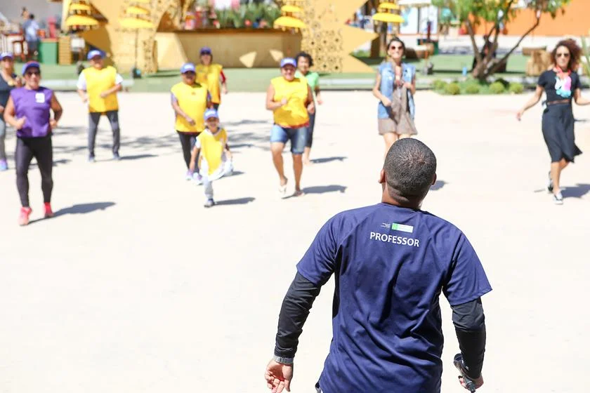 Na Praia prevê receber mais de mil alunos em ação social - imagem 23 Na Praia prevê receber mais de mil alunos em ação social - imagem 23