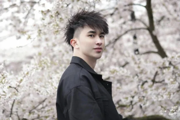 Zhenhao Zou