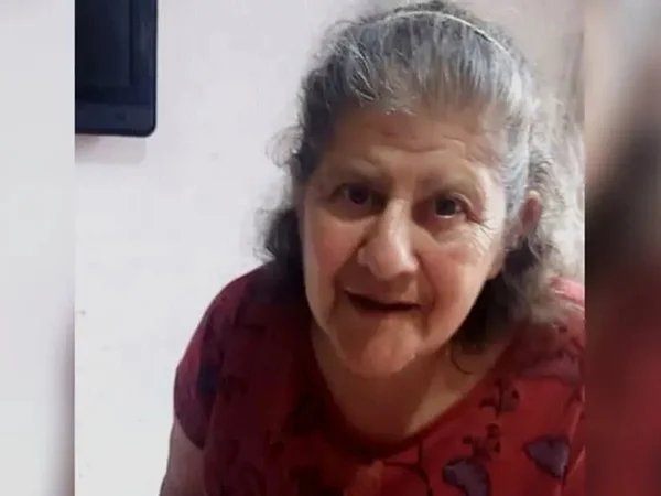 Idosa atropelada por ônibus morre em hospital; neto está intubado