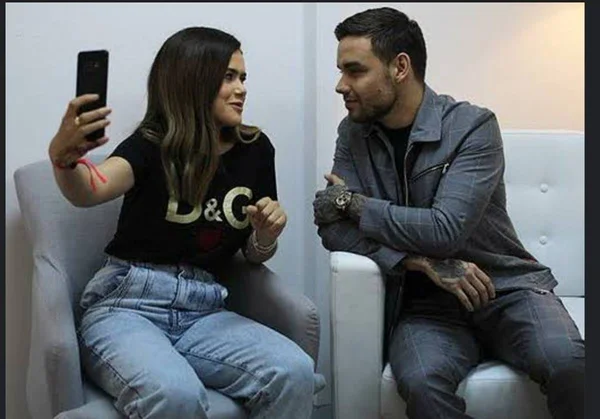 Foto colorida de Maísa com Liam Payne, do One Direction
