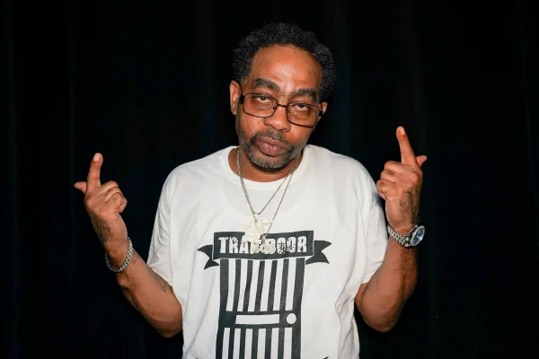 Rapper Young Bleed morre aos 51 anos após aneurisma cerebral