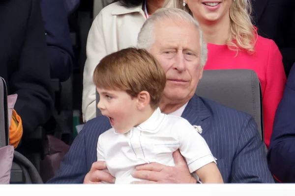 Comentário fofo do príncipe Louis revela sua relação com o rei Charles