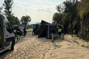 Bebê morre após carreta tombar
