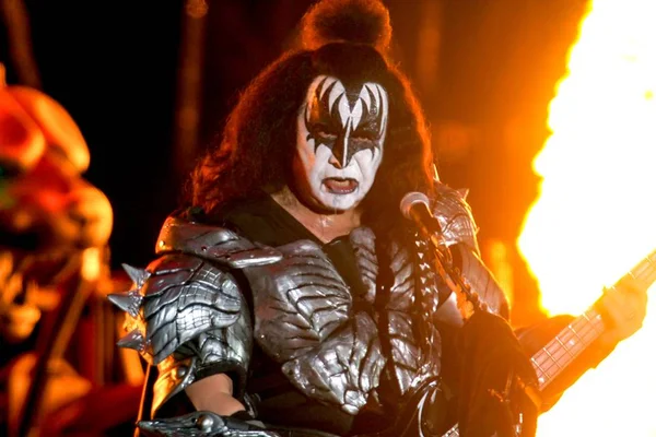 Gene Simmons durante show do Kiss