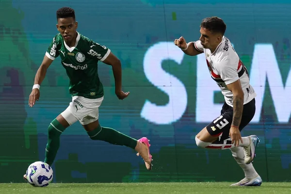 Foto colorida do jogo entre Palmeiras e São Paulo - Metrópoles