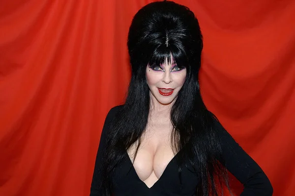 Atriz Cassandra pETERSON