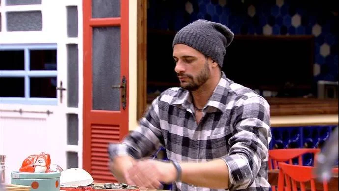 Emilly é excluída de encontro de ex-BBBs em Parintins - imagem 4 Emilly é excluída de encontro de ex-BBBs em Parintins - imagem 4