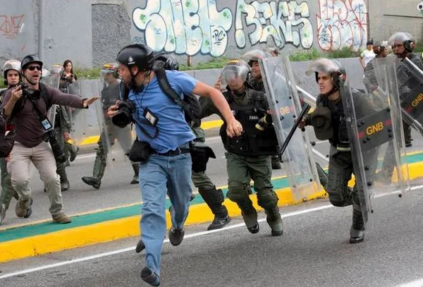 Confirmadas 26 mortes por violência em protestos na Venezuela