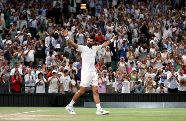 Djokovic comemora vitória em Wimbledon