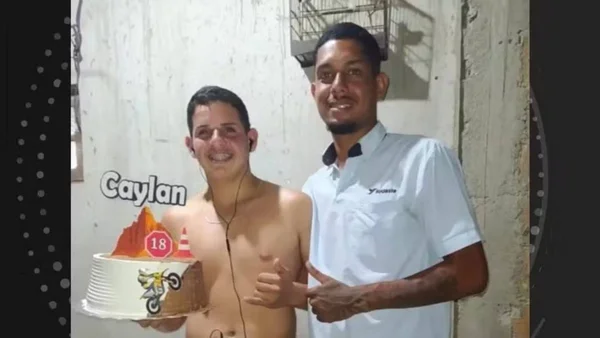 Imagem colorida de amigos mortos a tiros no ES
