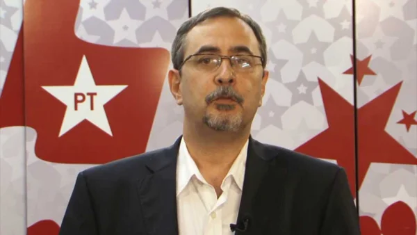 Deputado do PT diz que partido não deve negociar cargos na Câmara